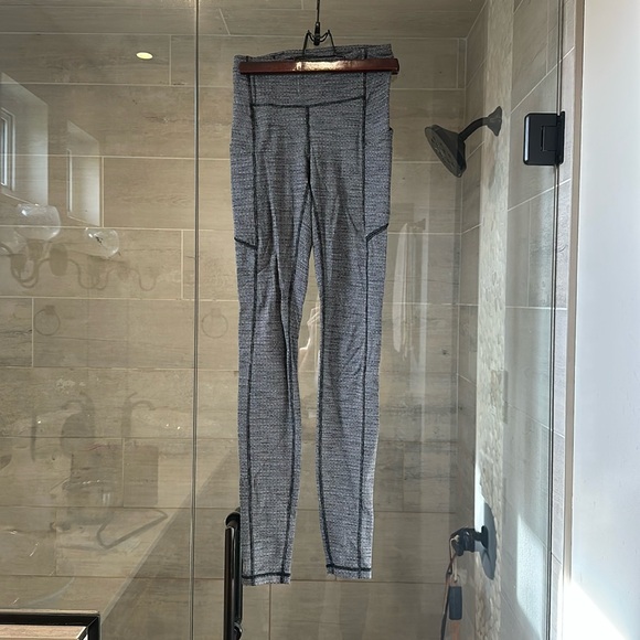 Lululemon tights Size 2 - Picture 1 of 6